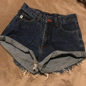 Guess highwaisted shorts